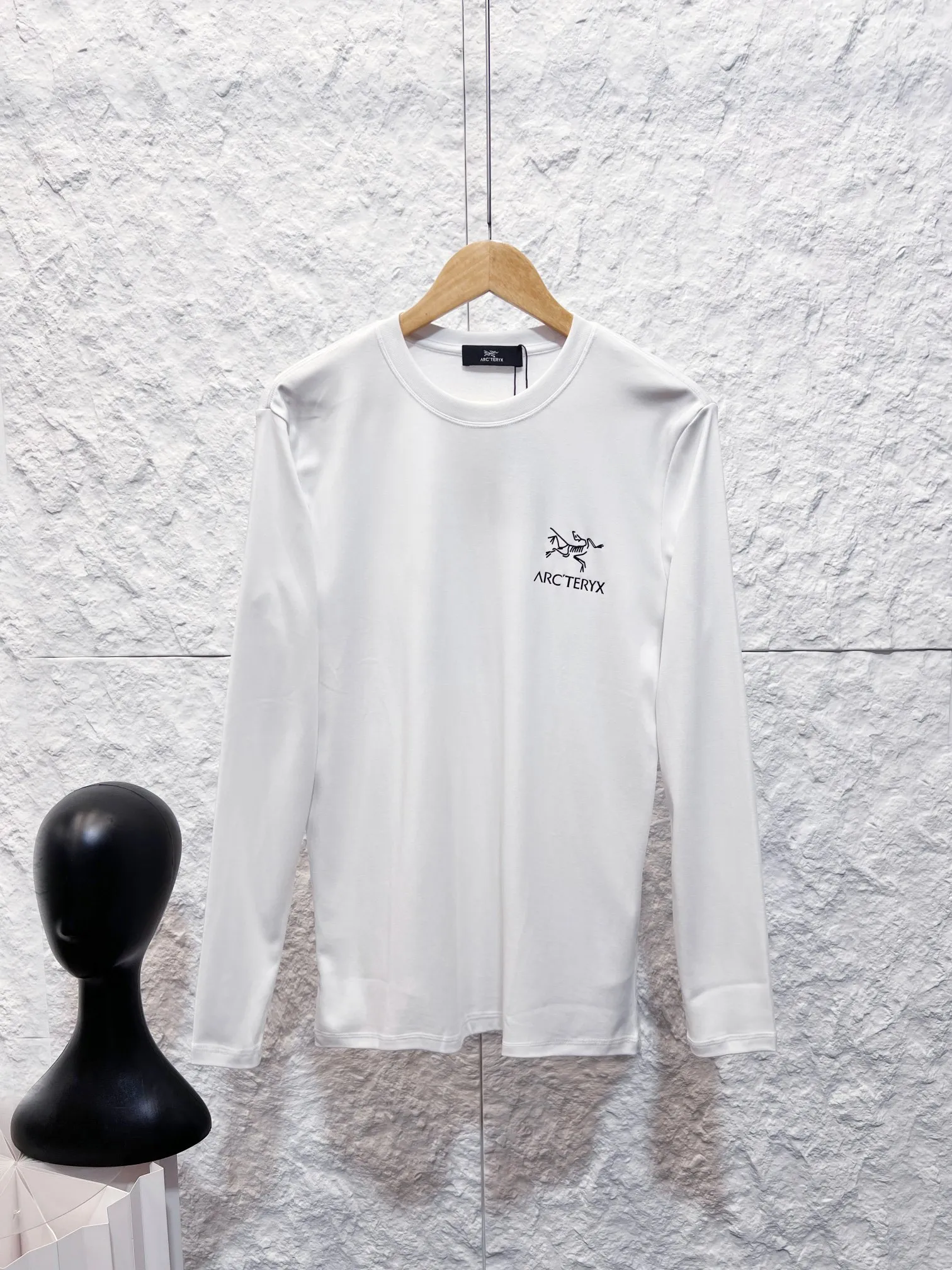 Arc'teryx （ In Stock ） T ， T ，； 。 ， ； 、 ， 。 ：Black White Sizes：S-2XL （ ）